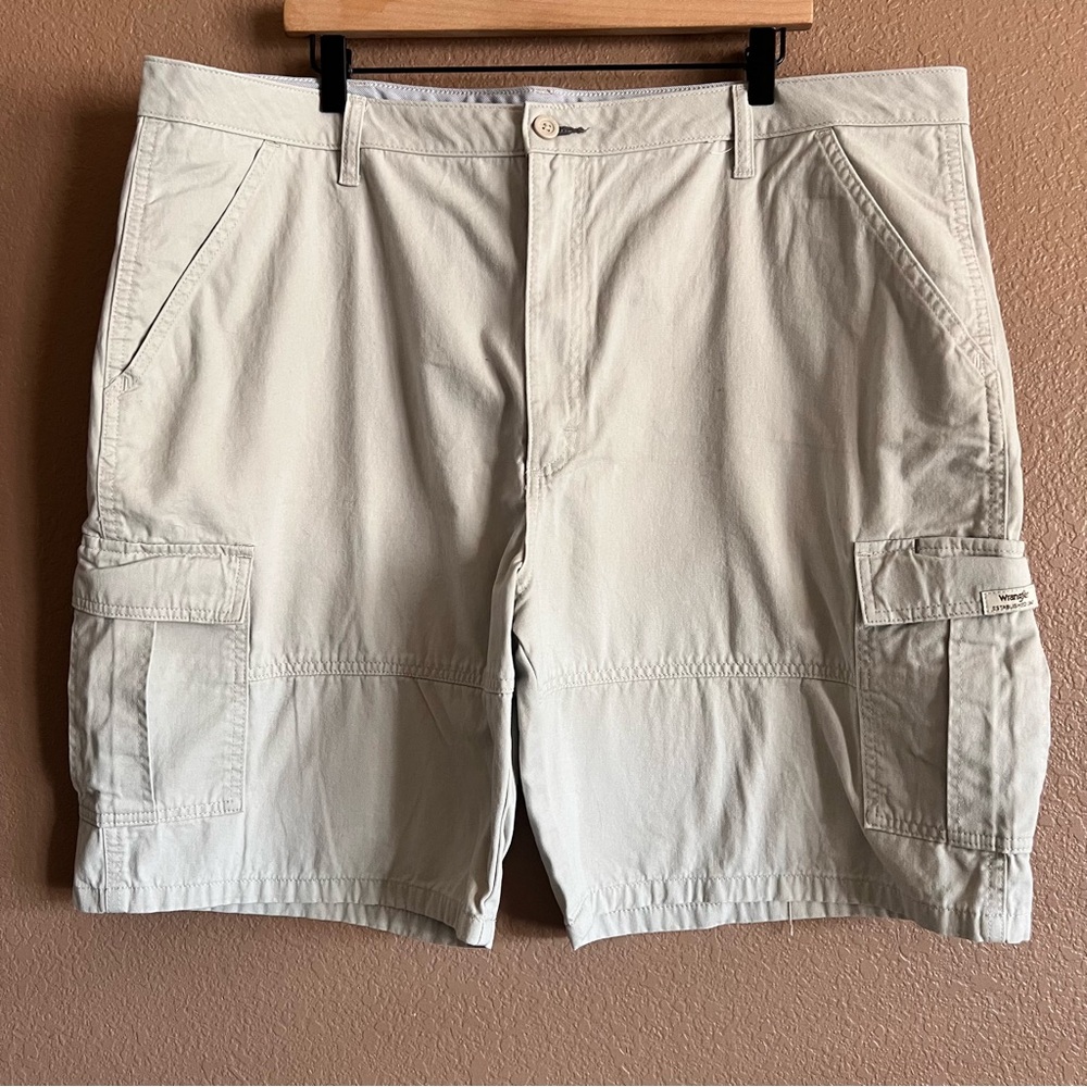 Wrangler Men's Beige Cargo Shorts Size 42 Regular - Picture 2 of 6